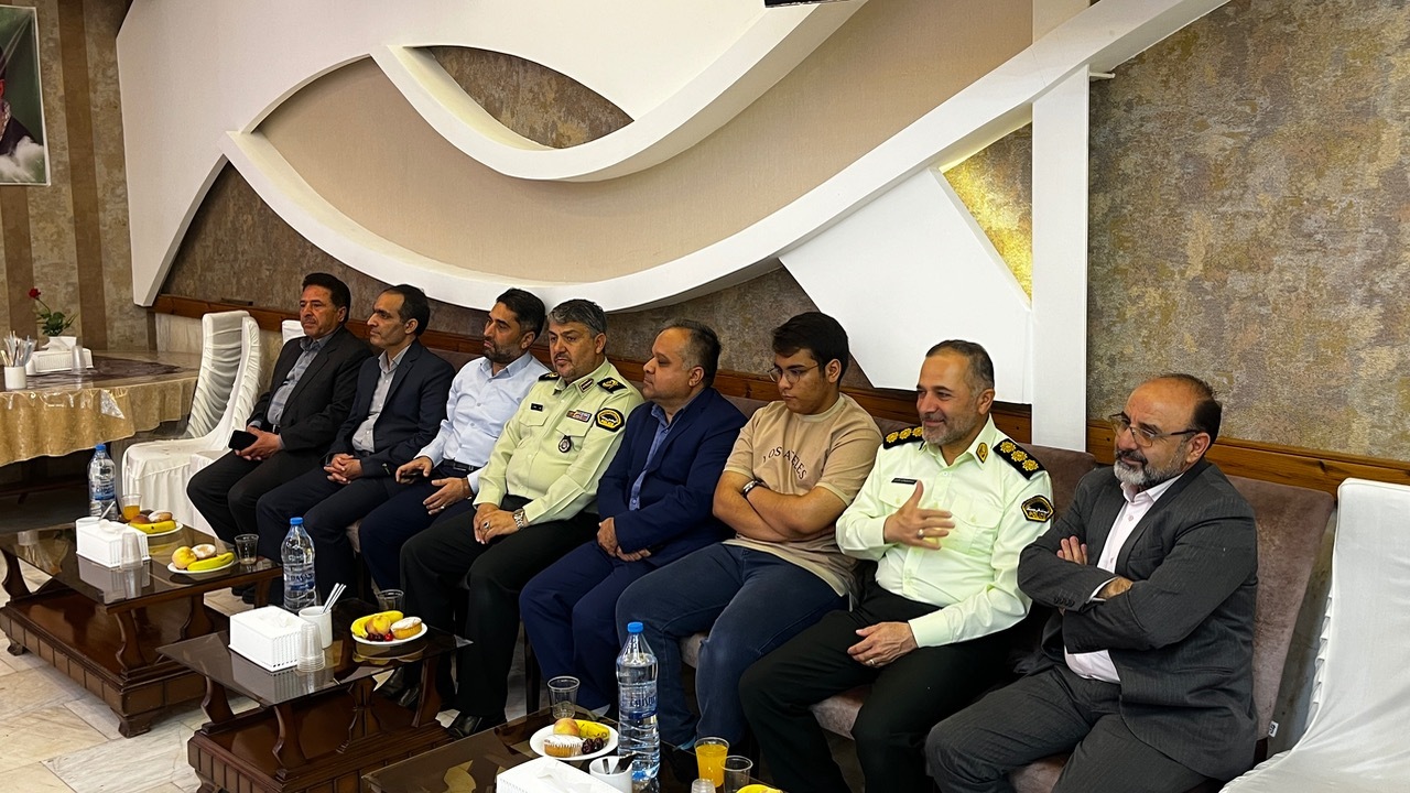 مراسم ضیافت روز خانواده و تکریم بازنشستگان مراسم ضیافت روز خانواده و تکریم بازنشستگان