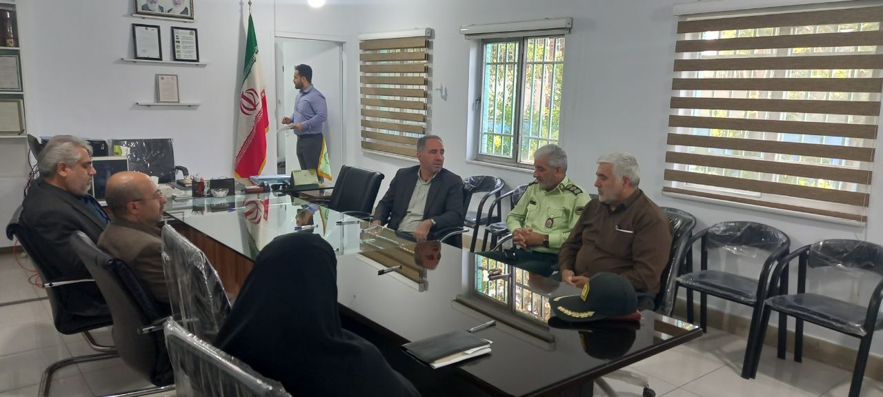 برگزاری نشست صمیمی ریاست سازمان بازنشستگی نیروهای مسلح با پیشکوستان بومهن برگزاری نشست صمیمی ریاست سازمان بازنشستگی نیروهای مسلح با پیشکوستان بومهن