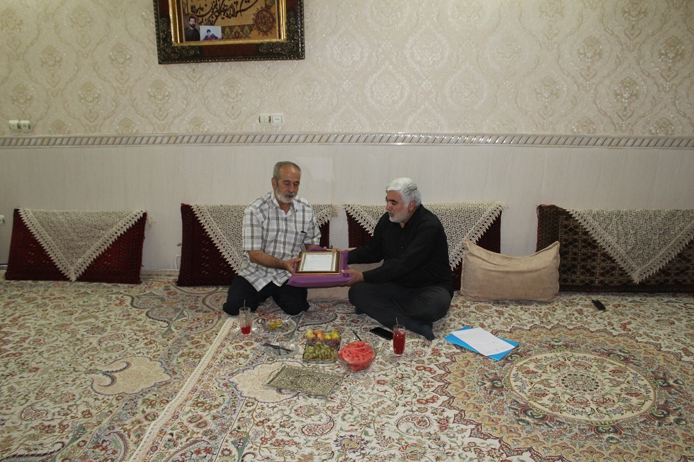 دیدار با بازنشسته اکبر کلهری در شهرستان ورامین دیدار با بازنشسته اکبر کلهری در شهرستان ورامین