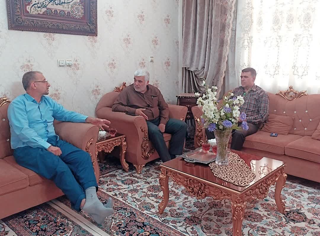 دیدار با بازنشسته بیمار در منزل در شهرستان ورامین دیدار با بازنشسته بیمار در منزل در شهرستان ورامین