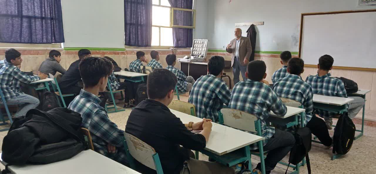 برگزاری کلاس بیان تجرییات و پیشگیری از آسیب های اجتماعی برگزاری کلاس بیان تجرییات و پیشگیری از آسیب های اجتماعی