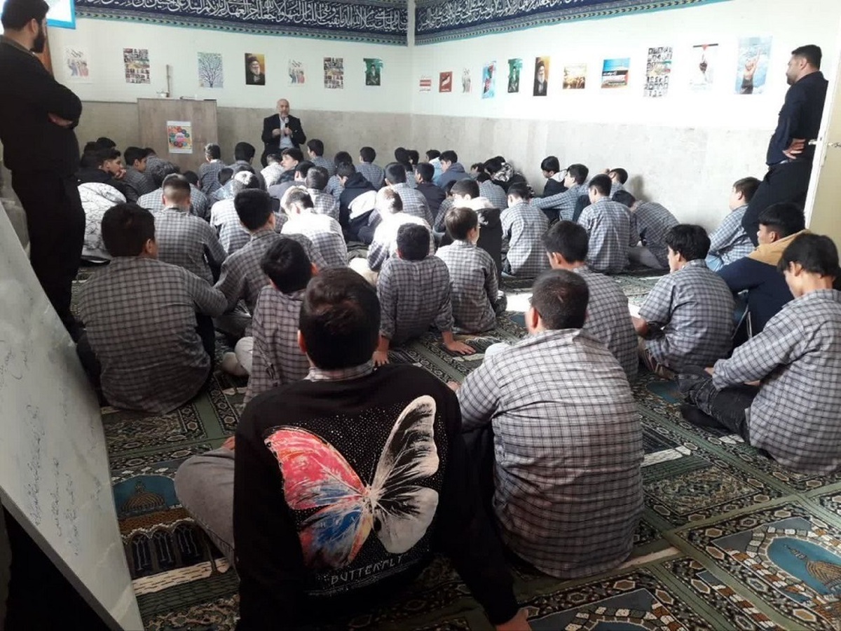 برگزاری کلاس پیشگیری از آسیب های اجتماعی