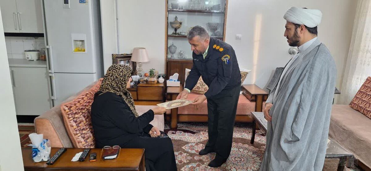 دیدار با مستمری بگیران در شهرستان فیروزکوه