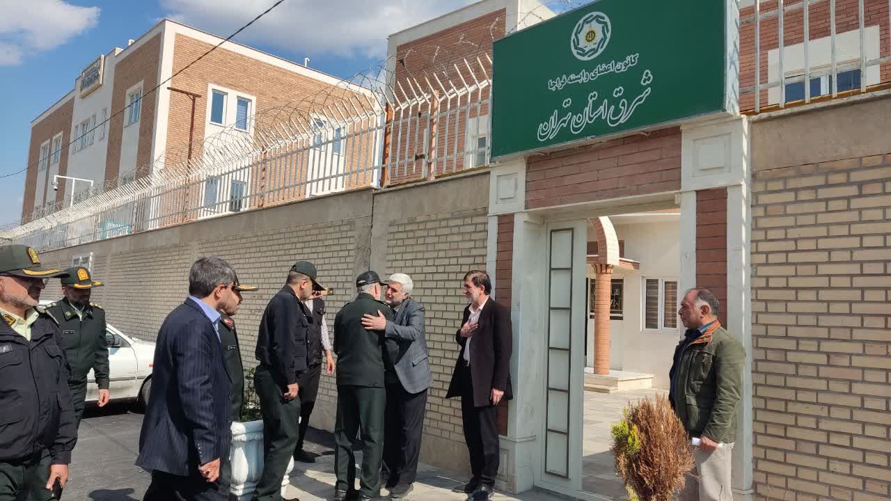 بازدید معاون هماهنگ کننده فراجا از ساختمان کانون شرق استان تهران بازدید معاون هماهنگ کننده فراجا از ساختمان کانون شرق استان تهران