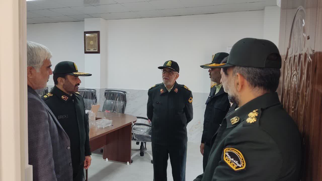 بازدید معاون هماهنگ کننده فراجا از ساختمان کانون شرق استان تهران بازدید معاون هماهنگ کننده فراجا از ساختمان کانون شرق استان تهران