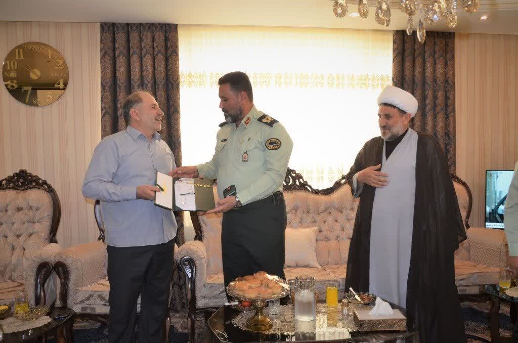 ديدار صميمي سردار ديدار صميمي سردار