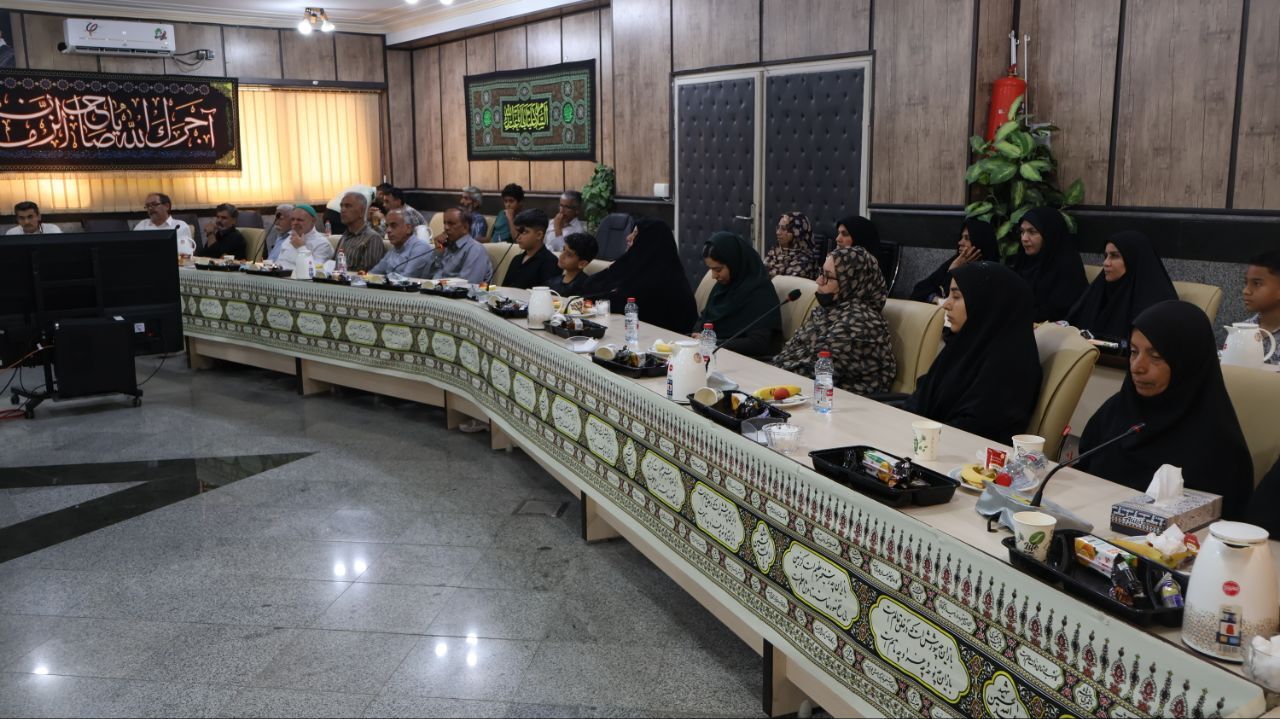 تجلیل از آزادگان، ایثارگران و خانواده های معظم شهدا تجلیل از آزادگان، ایثارگران و خانواده های معظم شهدا