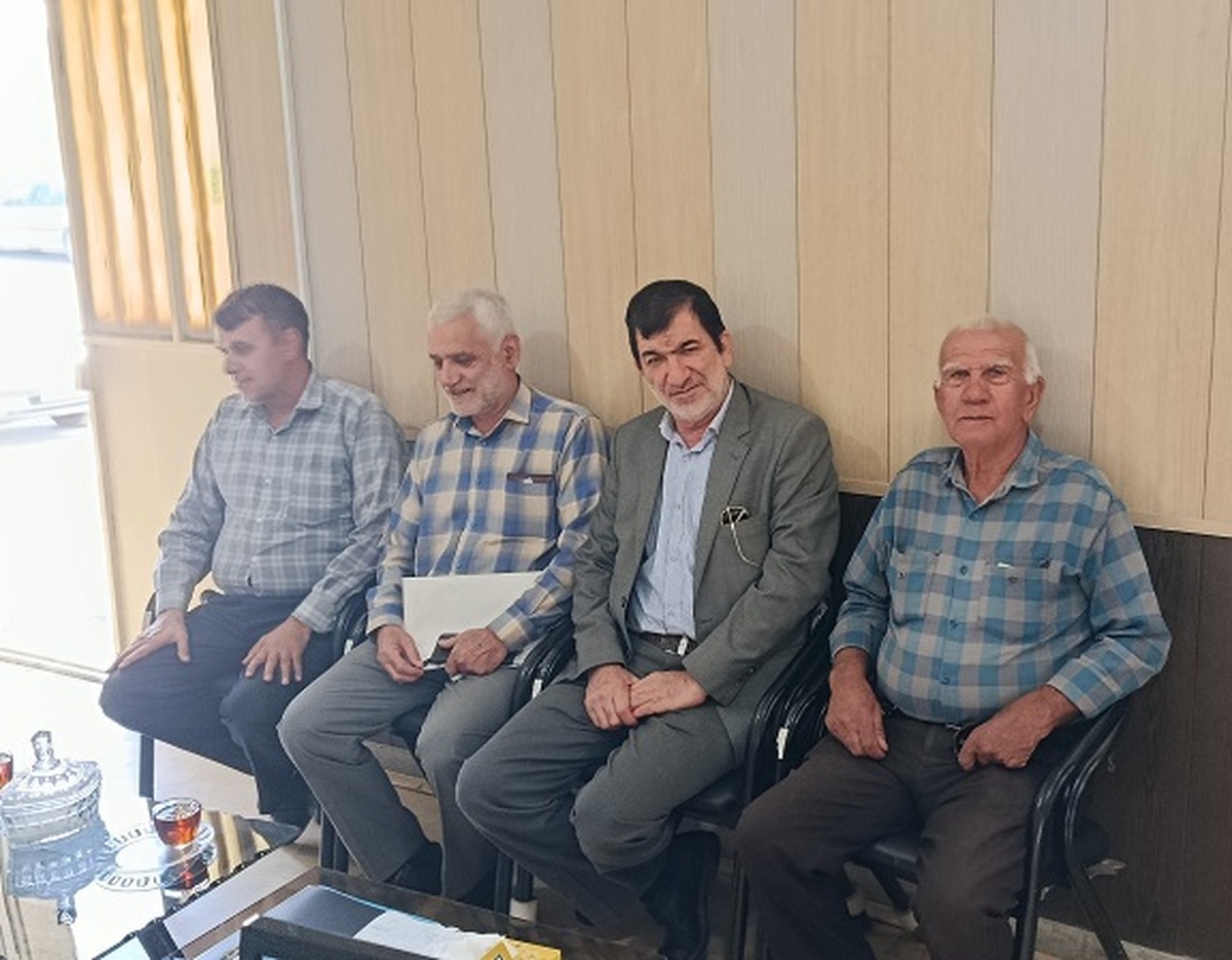 برگزاری نشست پیشکسوتان شهرستان دماوند با نماینده بازنشستگان شرق استان تهران در مجمع کانون