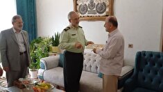 دیدار فرمانده انتظامی استان قم با دو نفر از پیشکسوتان دیدار کرد