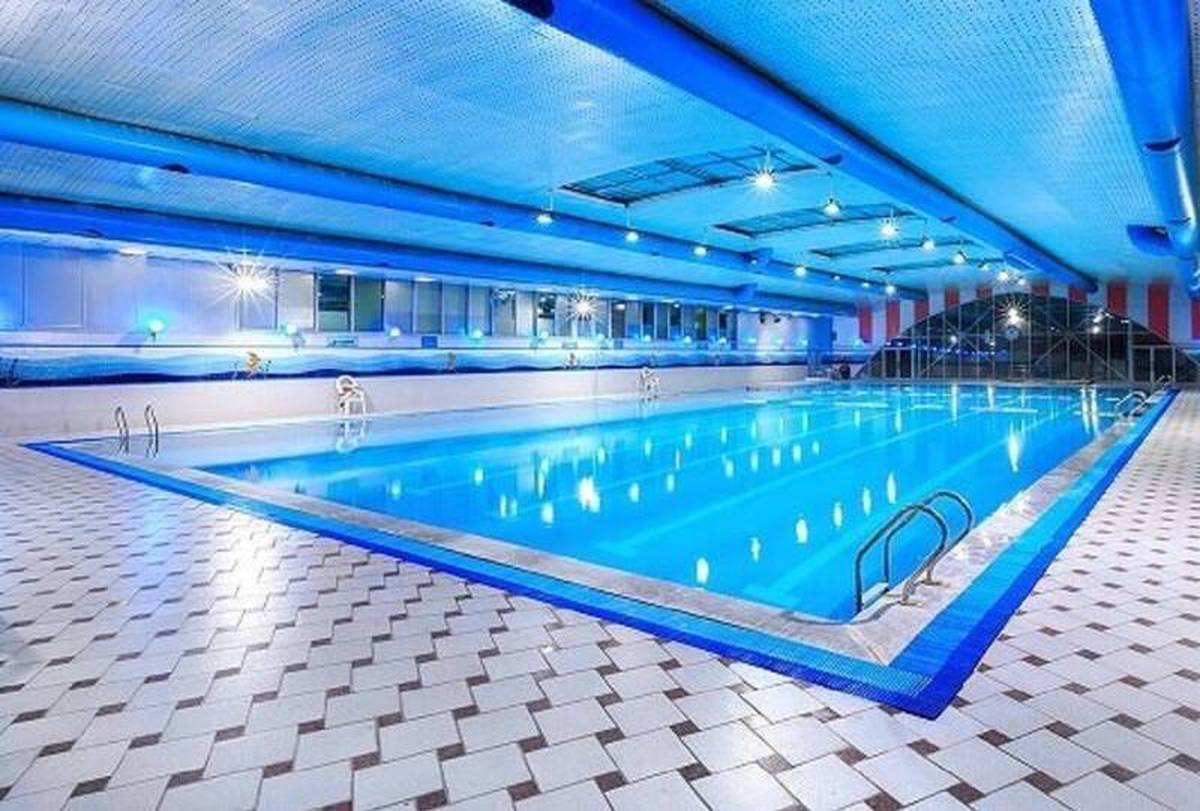 قهرمانی سرهنگ بازنشسته انتظامی قدرت توفیقی در مسابقات شنا پیشکستوتان نیروهای مسلح استان