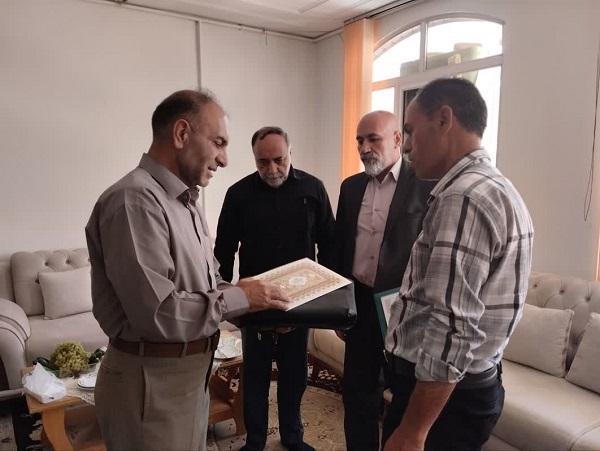 دیدار و سرکشی از تعداد ۴ نفر از پیشکسوتان شهرستان شهرکرد دیدار و سرکشی از تعداد ۴ نفر از پیشکسوتان شهرستان شهرکرد