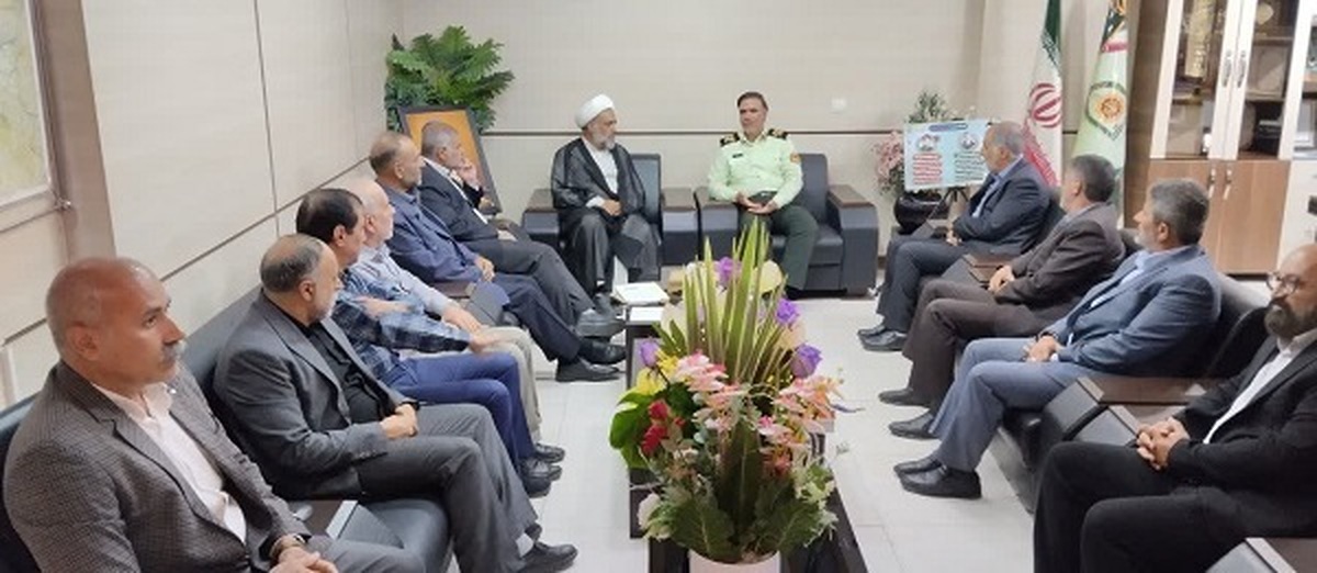 دیدار رئیس کانون بازنشستگان استان چهار محال و بختیاری با فرمانده انتظامی استان