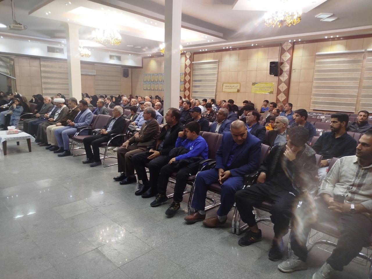 برگزاري ضیافت خانوادگی بازنشستگان انتظامی استان کرمانشاه با حضور ۵۰ نفربازنشسته و خانواده آنها. برگزاري ضیافت خانوادگی بازنشستگان انتظامی استان کرمانشاه با حضور ۵۰ نفربازنشسته و خانواده آنها.