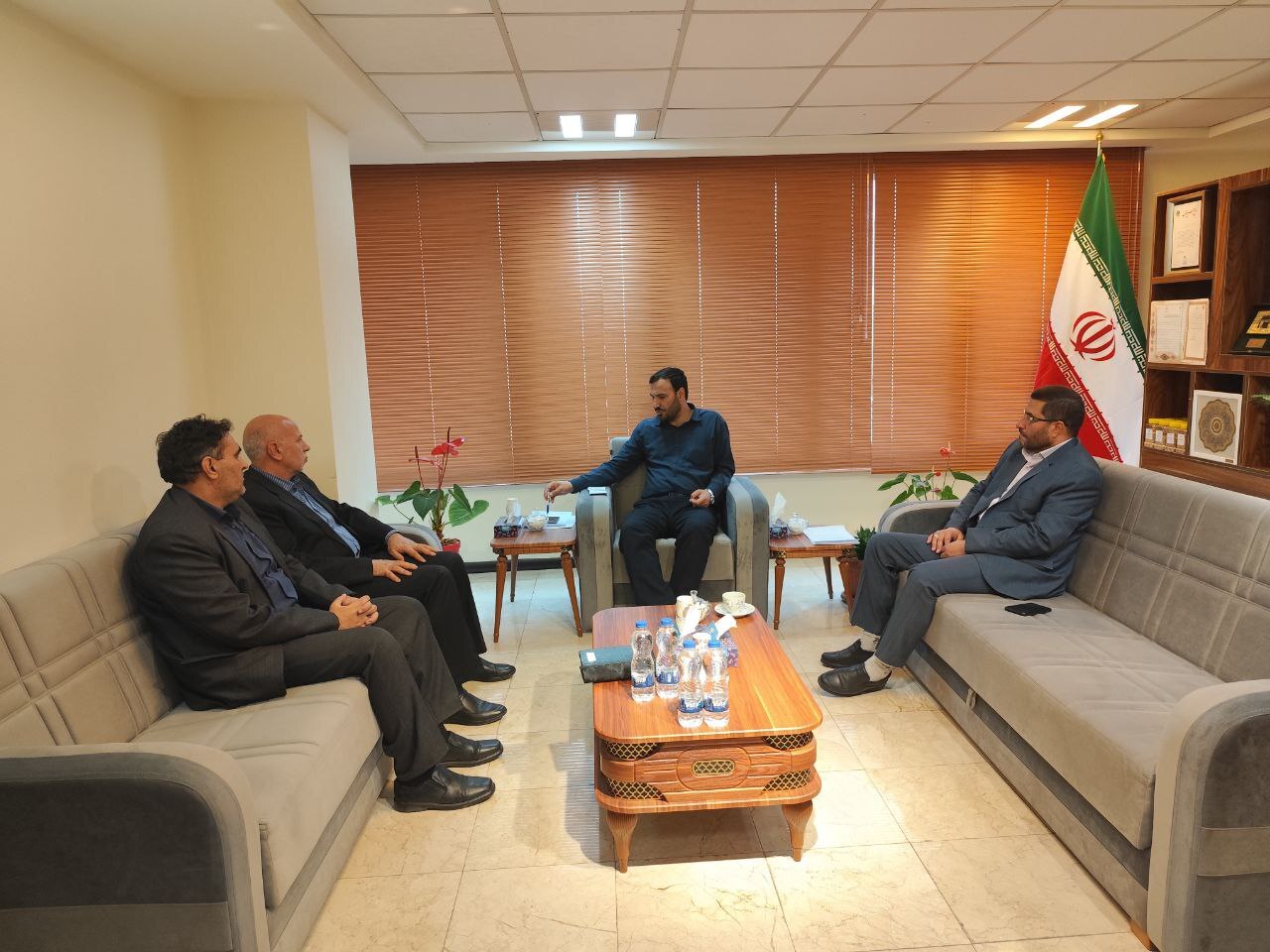 دیدار رئیس کانون بازنشستگان انتظامی استان اردبیل با نماینده منتخب مردم شهرستانهای گرمی و انگوت در مجلس شورای اسلامی دیدار رئیس کانون بازنشستگان انتظامی استان اردبیل با نماینده منتخب مردم شهرستانهای گرمی و انگوت در مجلس شورای اسلامی