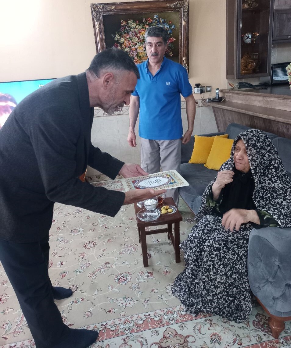 دیدار با 10 مستمری بگیر شهرستان هرسین دیدار با 10 مستمری بگیر شهرستان هرسین