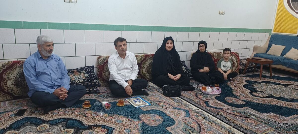 دیدار با ۷ نفر از بازنشستگان و مستمری بگیران شهرستان شوشتر