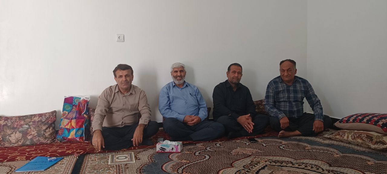 دیدار با 7 نفر از بازنشستگان و مستمری بگیران شهرستان شوشتر دیدار با 7 نفر از بازنشستگان و مستمری بگیران شهرستان شوشتر