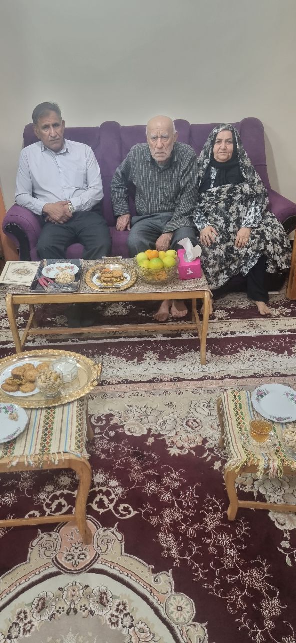 دیدار با 8 نفر از بازنشستگان و مستمری بگیران شهرستان بهبهان دیدار با 8 نفر از بازنشستگان و مستمری بگیران شهرستان بهبهان