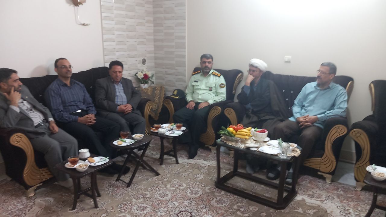 دیدار با پیشکسوت بهداری فراجا به مناسبت روز پرستار در استان سمنان دیدار با پیشکسوت بهداری فراجا به مناسبت روز پرستار در استان سمنان