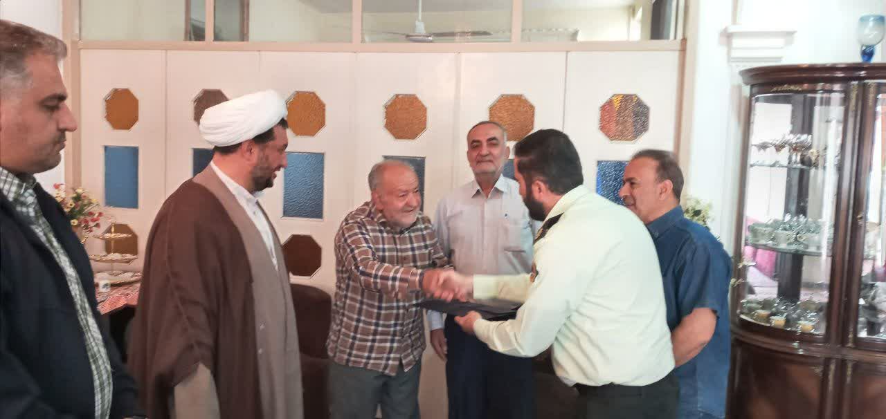 دیدار با پیشکسوت فراجا در شهرستان دامغان دیدار با پیشکسوت فراجا در شهرستان دامغان