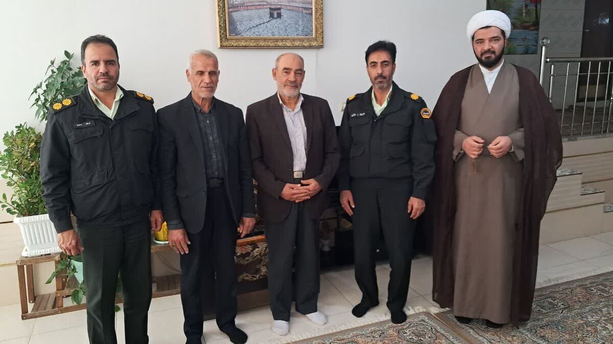 دیدار جانشین فرمانده انتظامی شهرستان گلپایگان با ۲ نفر از اعضاء وابسته