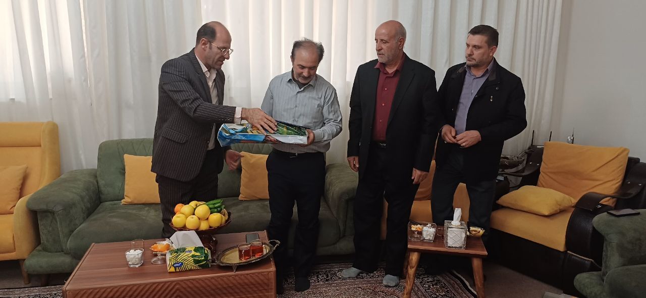 دیدار با ۶ نفر از بازنشستگان انتظامی شهرستان جلفا دیدار با ۶ نفر از بازنشستگان انتظامی شهرستان جلفا