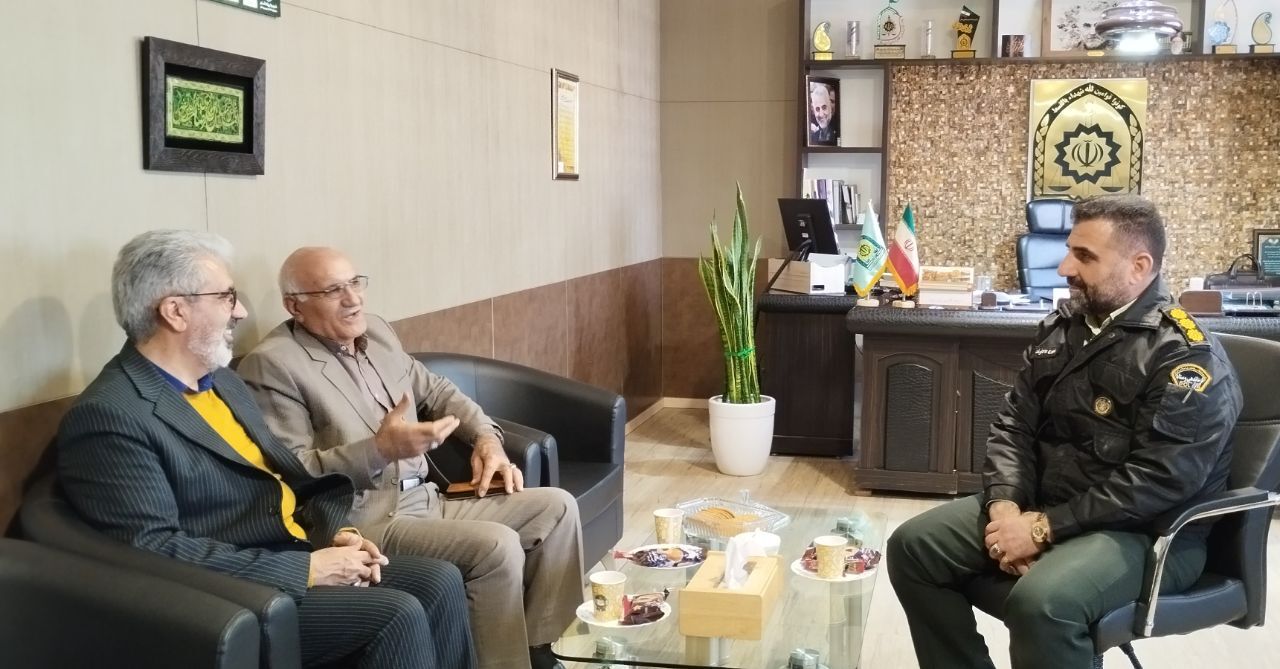 دیدار ریاست کانون بازنشستگان انتظامی استان اصفهان با فرماندهی انتظامی کاشان دیدار ریاست کانون بازنشستگان انتظامی استان اصفهان با فرماندهی انتظامی کاشان