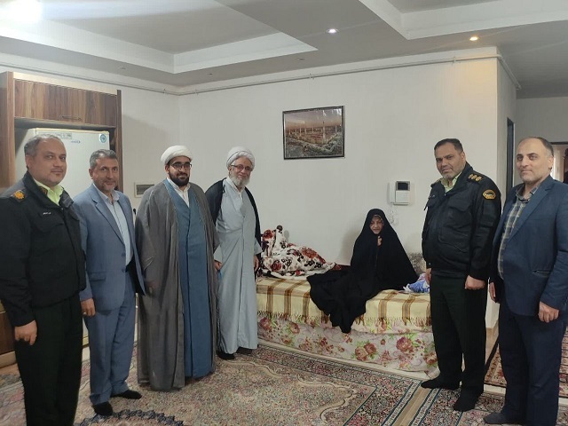 دیدار فرمانده انتظامی شهرستان خمام از خانواده شهید محمد ستوده و شهید جواد خوبازکرد دیدار فرمانده انتظامی شهرستان خمام از خانواده شهید محمد ستوده و شهید جواد خوبازکرد