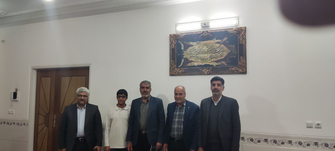 دیدار صمیمی با جمعی از بازنشستگان شهرستان ابرکوه دیدار صمیمی با جمعی از بازنشستگان شهرستان ابرکوه