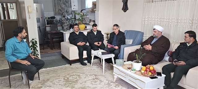 دیدار فرمانده انتظامی شهرستان آستارا با پیشکسوتان دیدار فرمانده انتظامی شهرستان آستارا با پیشکسوتان