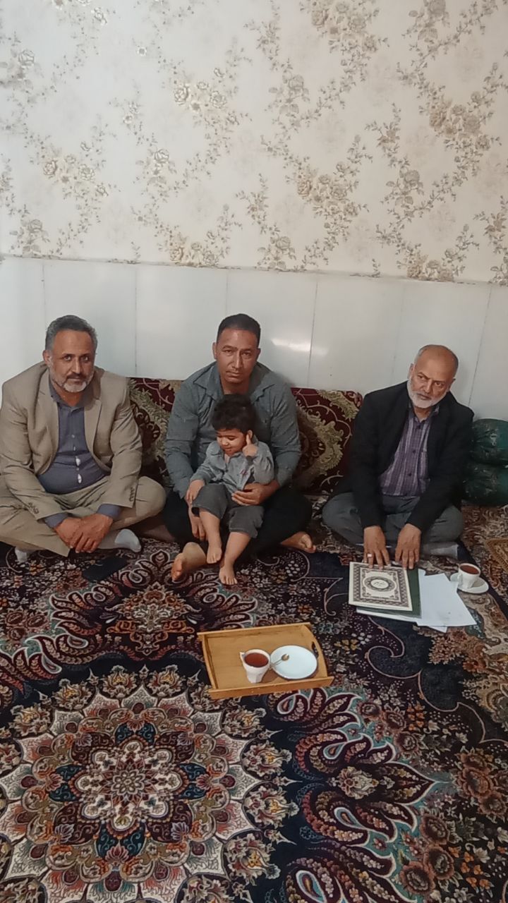 دیدار با 3 نفر از بازنشستگان و مستمری بگیران شهرستان آبادان دیدار با 3 نفر از بازنشستگان و مستمری بگیران شهرستان آبادان