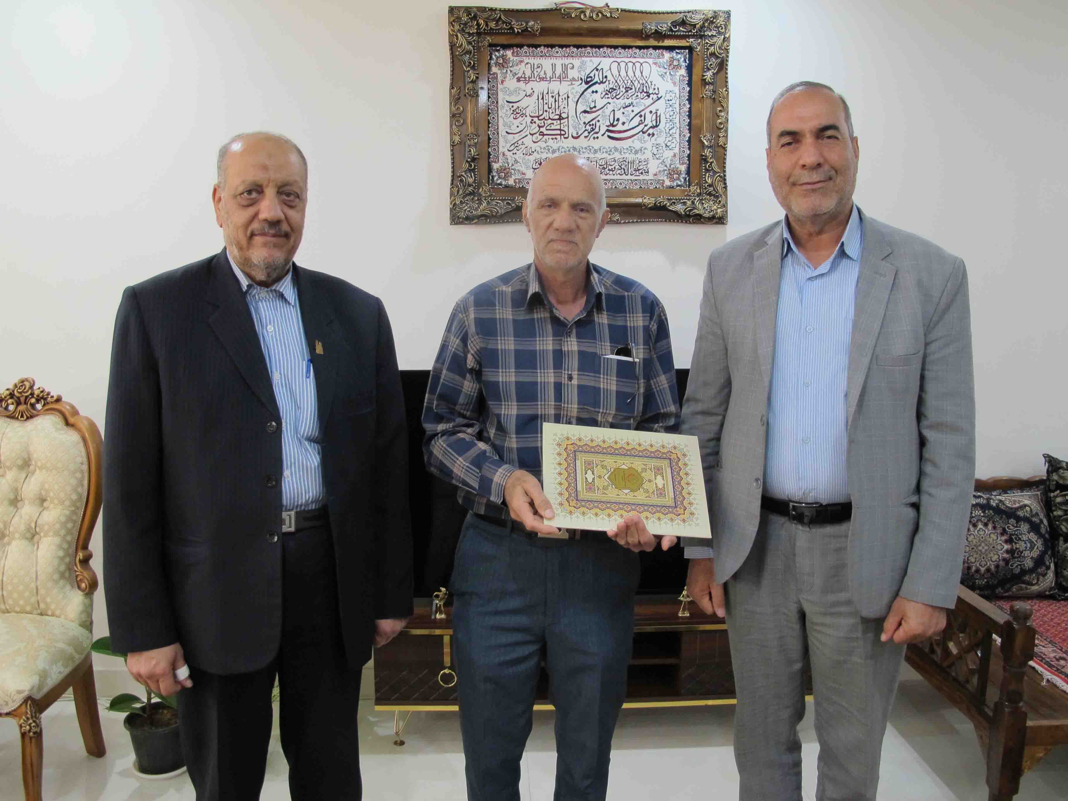 دیدار رئیس کانون بازنشستگان استان مرکزی با 5 نفر از پیشکسوتان دیدار رئیس کانون بازنشستگان استان مرکزی با 5 نفر از پیشکسوتان