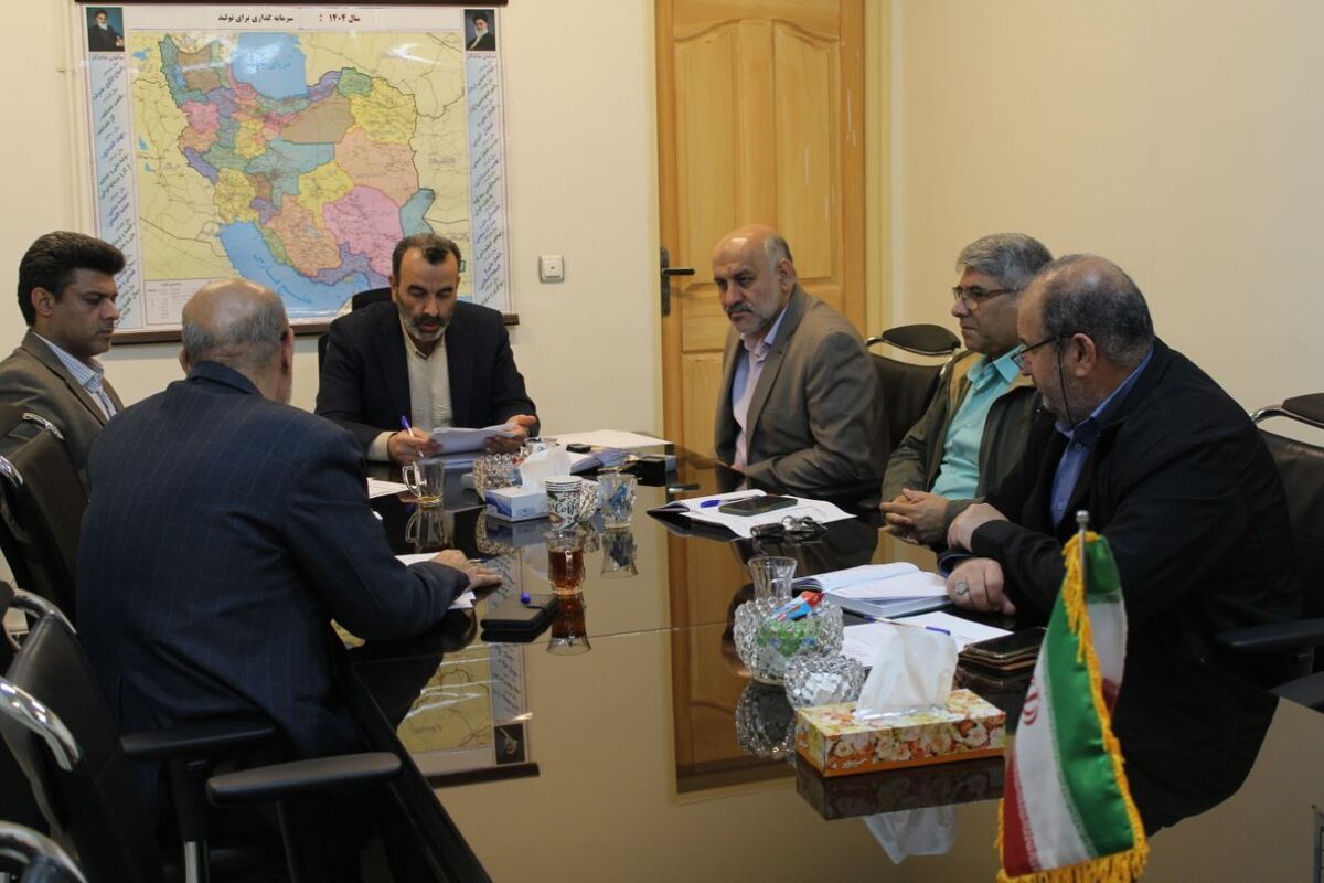 کمیسیون رسیدگی به وضعیت ۱۳ نفر از معسرین بازنشسته و مستمری بگیر استان لرستان