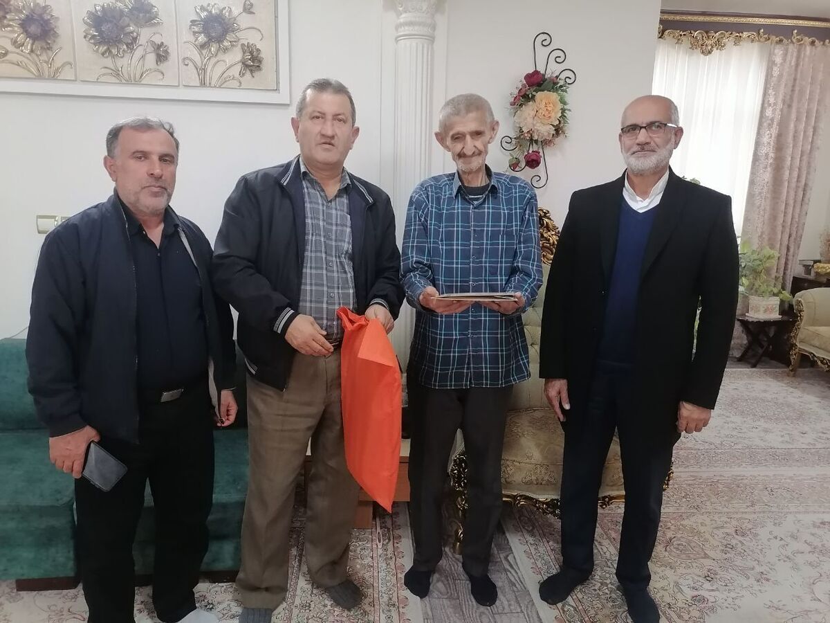 دیدار و  تکریم از ۵ پیشکسوت انتظامی در شهرستان قائمشهر