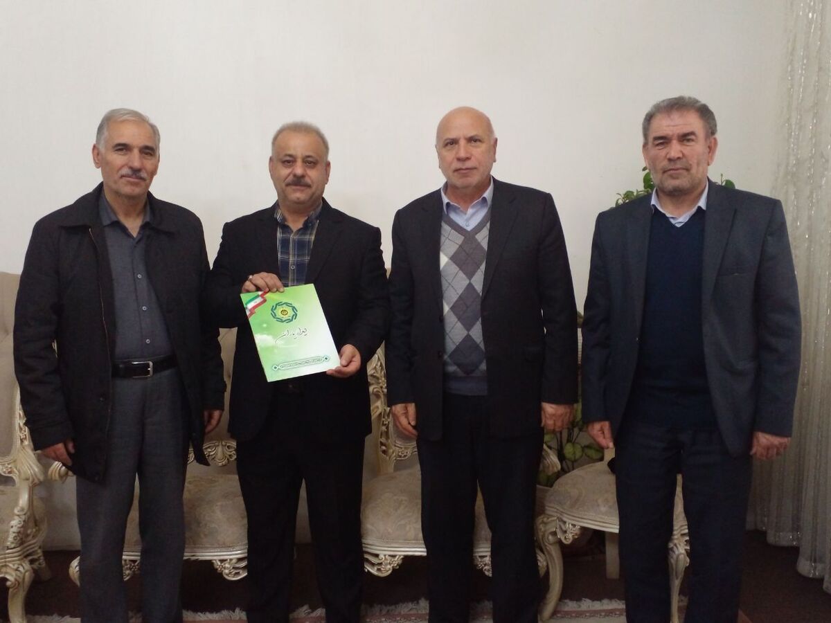 دیدار با ۴ تن از بازنشستگان و مستمری بگیران استان اردبیل