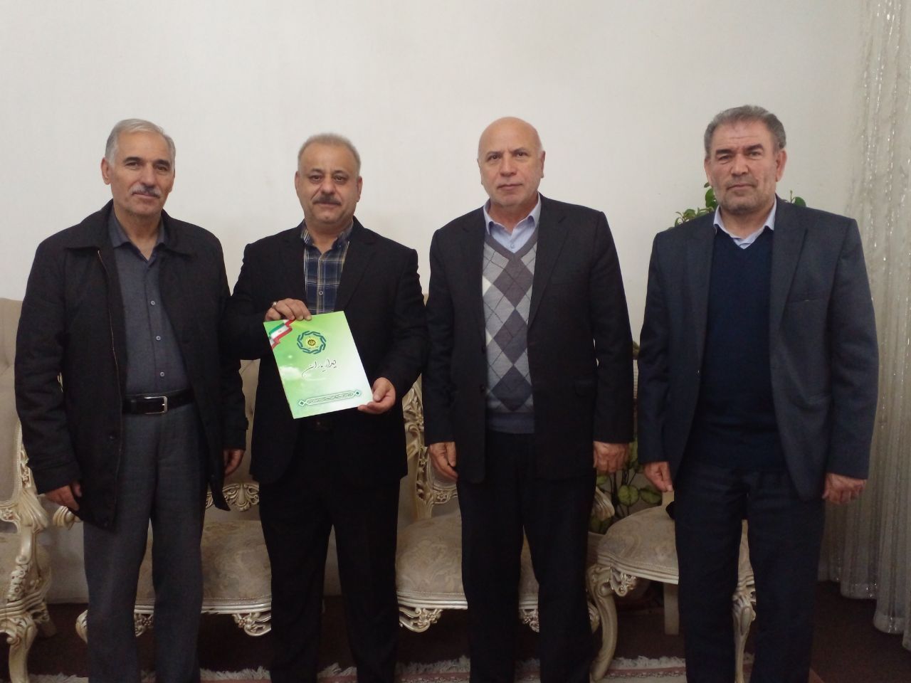 دیدار با 4 تن از بازنشستگان و مستمری بگیران استان اردبیل