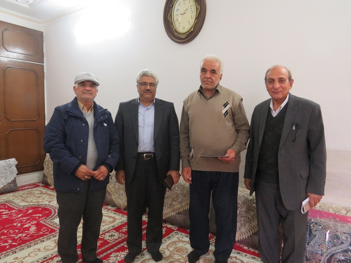 دیدار صمیمی با بازنشسته جناب آقای علی محمد فلاح تفتی دیدار صمیمی با بازنشسته جناب آقای علی محمد فلاح تفتی