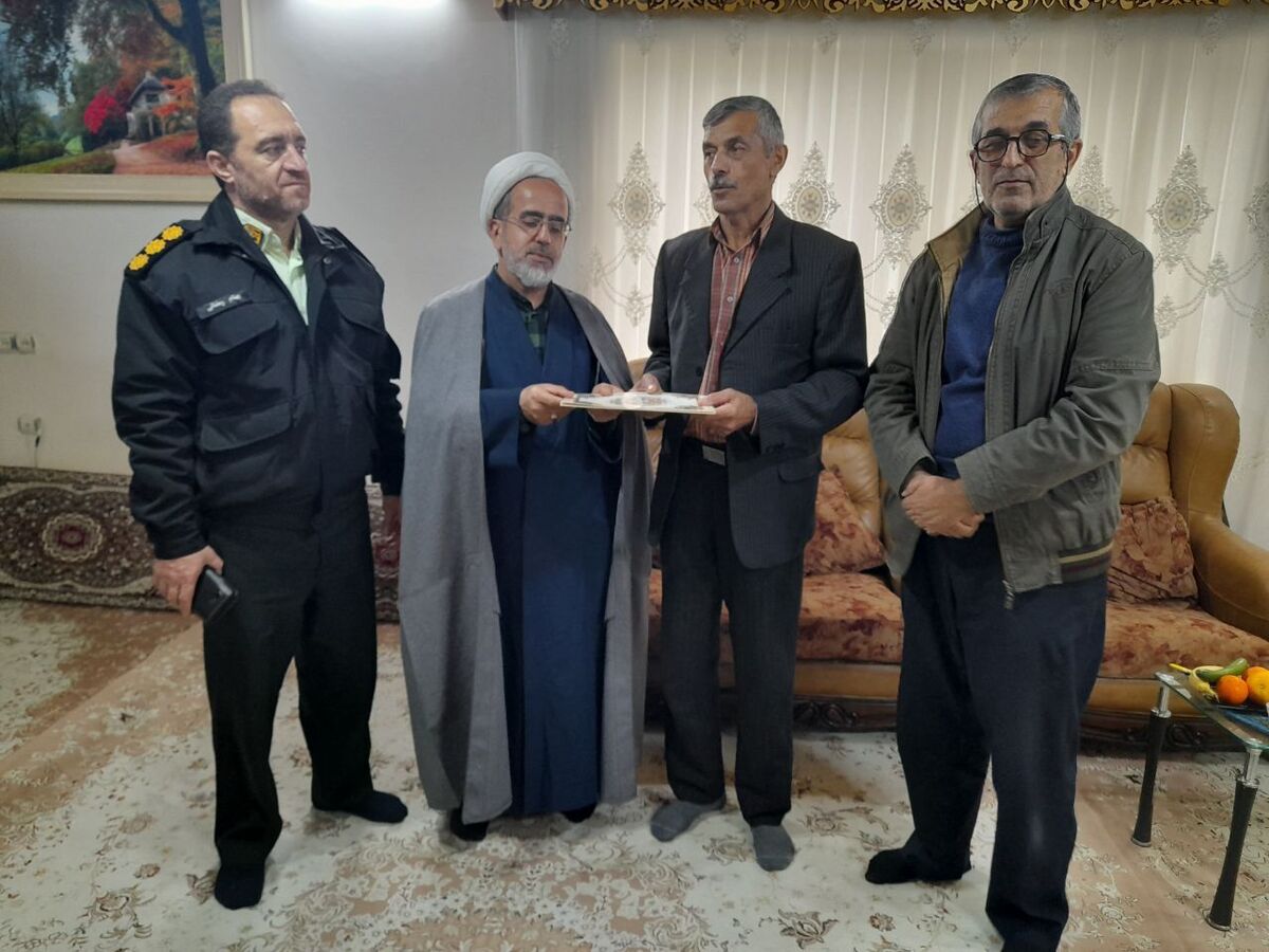 دیداروتجلیل از جانباز آزاده پیشکسوت یداله محمدیان در محمودآباد