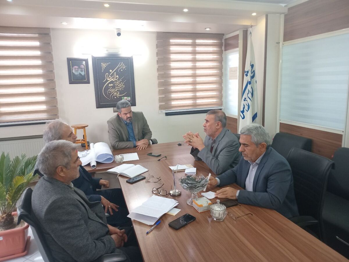 دیدار نمایندگان کانون‌های بازنشستگان نیروهای مسلح با نماینده مردم شهرستان اصفهان در مجلس شورای اسلامی