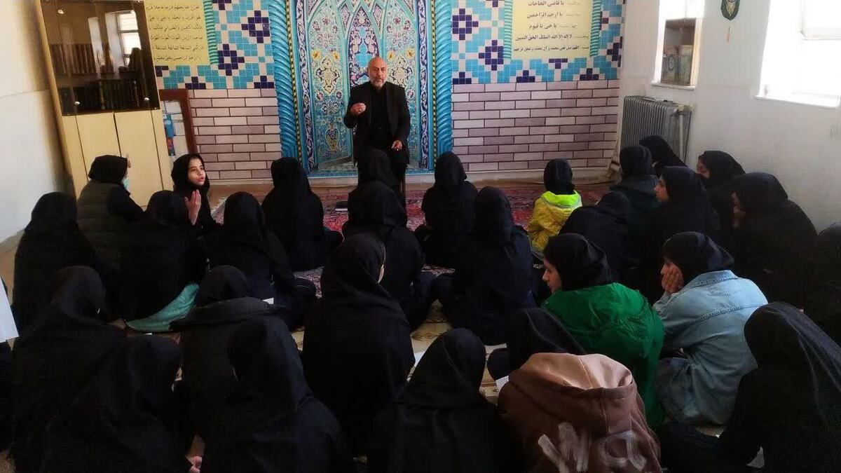 برگزاری نشست بصیرتی به مناسبت هفته بسیج