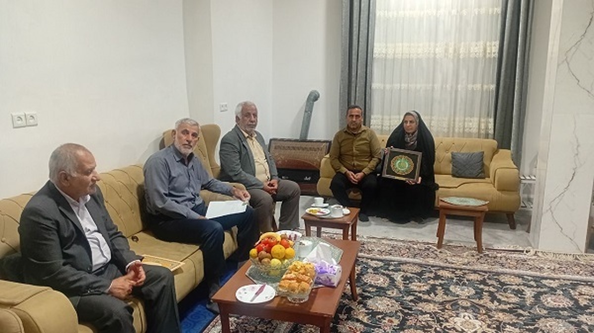 دیدار با مستمری‌بگیر انتظامی اعظم کرمی