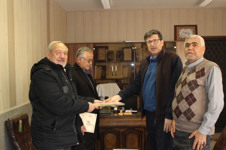 دیدار با ۱۰ نفر از بازنشستگان انتظامی شهرستان تبریز دیدار با ۱۰ نفر از بازنشستگان انتظامی شهرستان تبریز